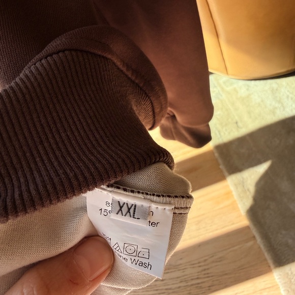 Hand painted Wren and Glory Sweatrshirt - Picture 6 of 8